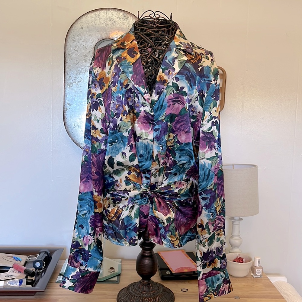JONES NEW YORK Floral Pendulum Button & Tie at Bottom Blouse Size Medium